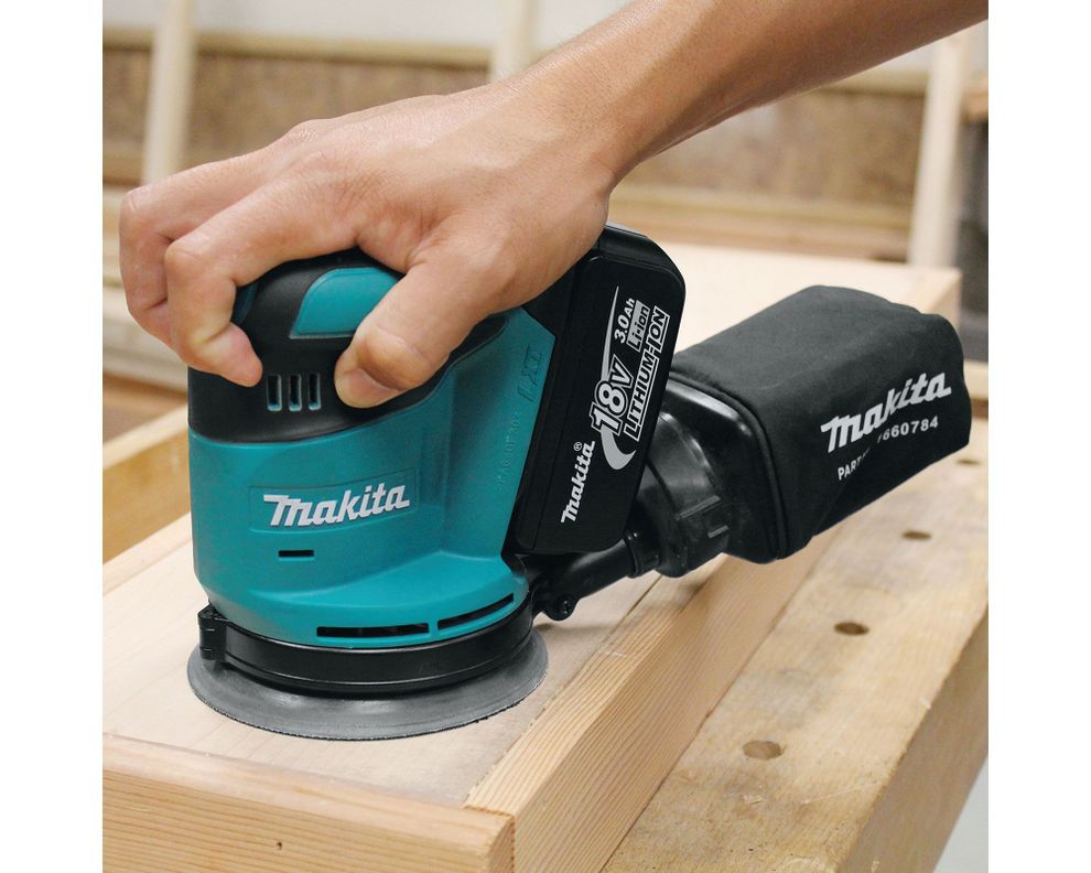 Lijadora excéntrica 125 mm 18V DBO180Z Makita-3