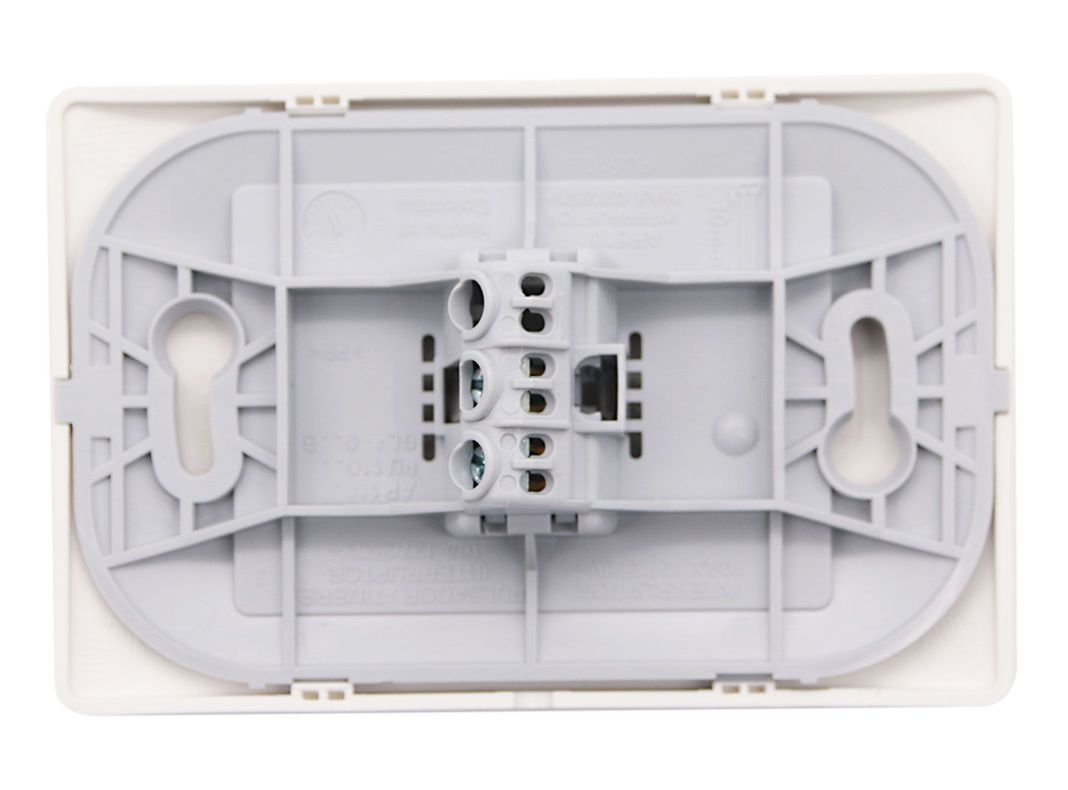 Placa armada interruptor simple 10A 9/12 Luzica blanco Bticino-1