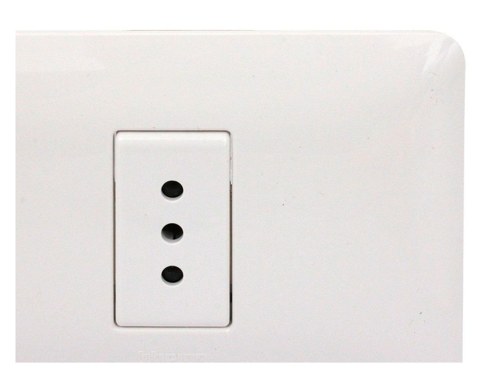 Enchufe hembra 2 p+t simple blanco armad matix Bticino-1