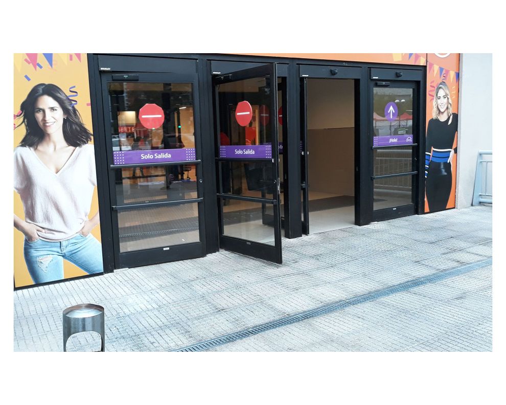 Canaleta PVC + rejilla galvanizada tráfico peatonal A15-3