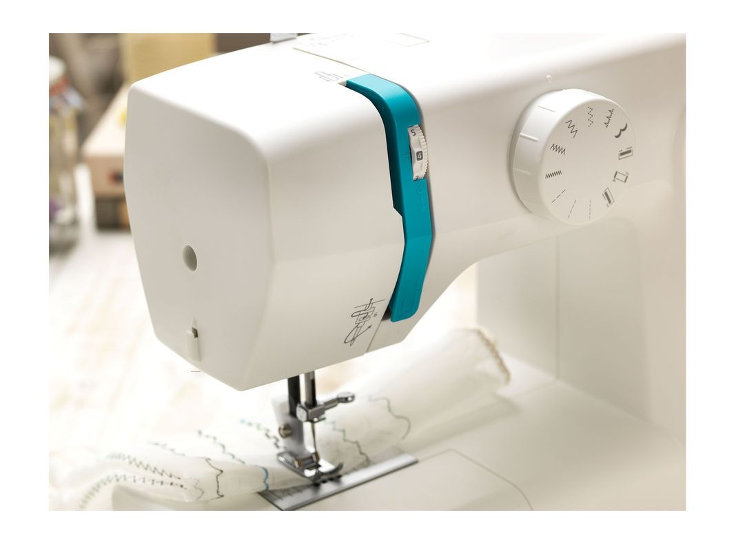 Máquina de coser ME 9100 Merritt-7