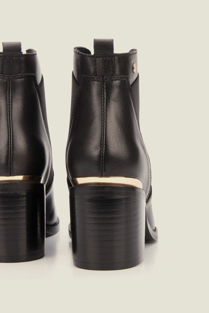 Vélez Botines Tacón Burgos De Cuero Aplique Negro-2