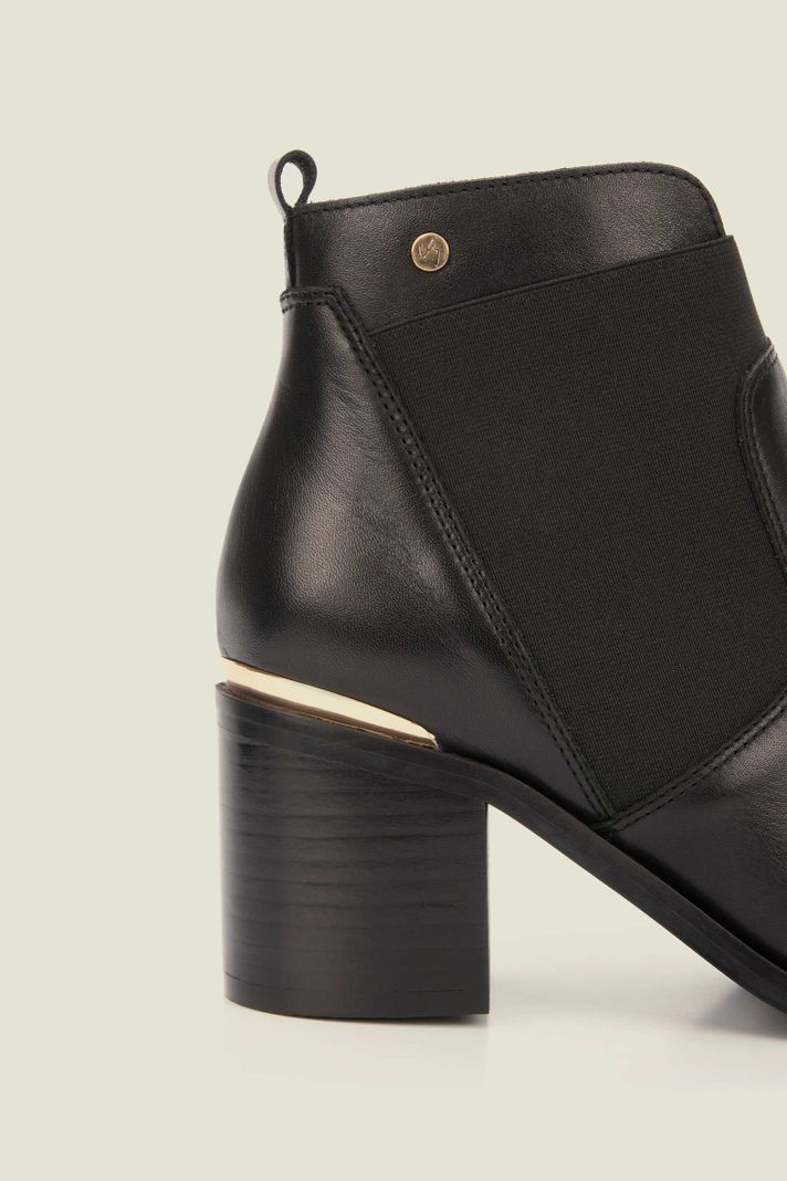 Vélez Botines Tacón Burgos De Cuero Aplique Negro-3