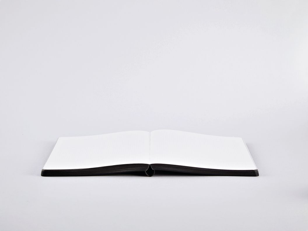 Cuaderno Voyager Negro Nuuna 176 páginas Banda Elástica Cubierta Cuero Reciclado-3