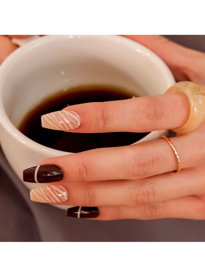 MUZMAK - Uñas Press On Cafe Mocha  Coffin 36 U.-2