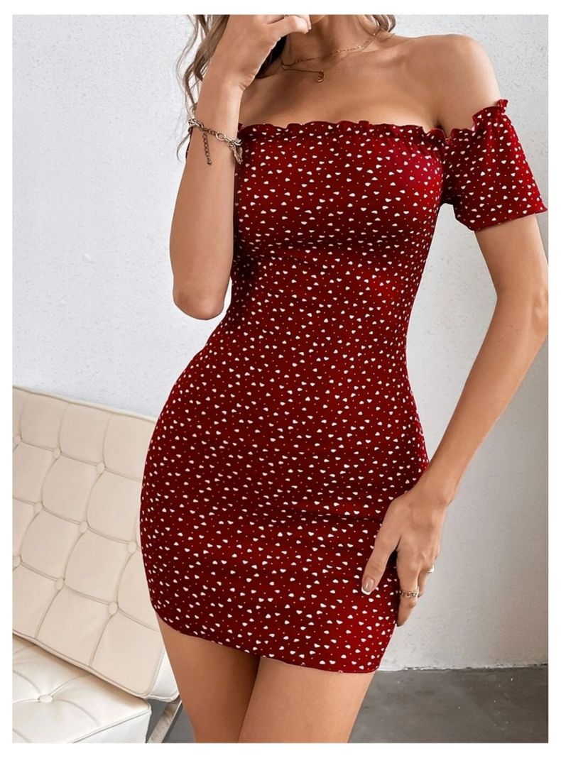 Vestido Burdeo De Estampado Corazones Ajustado Hombros Descubiertos-4