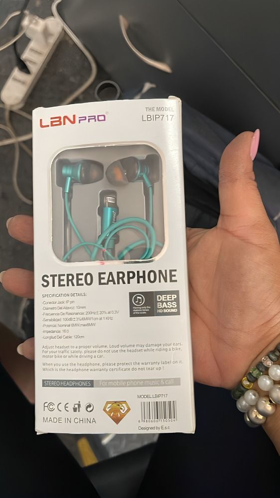AUDIFONO MANOS LIBRE CONEXIÓN TIPO Lightning  LBIP717 VERDE-1