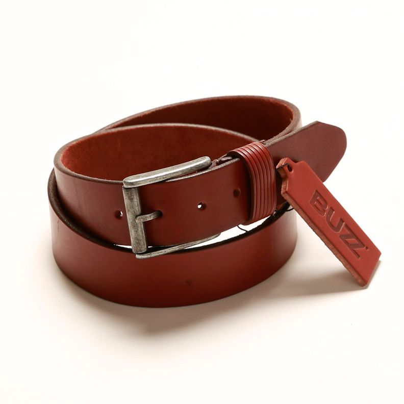 CINTURON HOMBRE DE CUERO MODELO 2422 MARCA BUZZ.-1