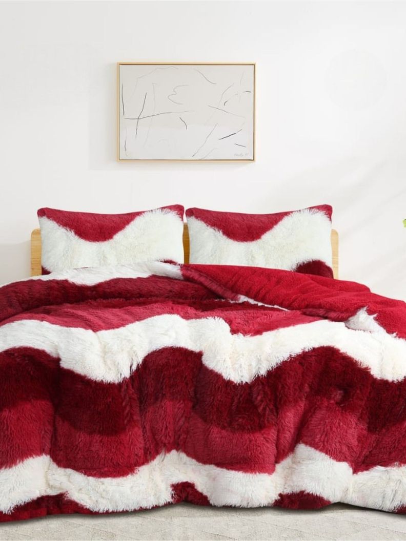 COBERTOR DE INVIERNO PELUDO CON DISEÑO ROJO 2P-1