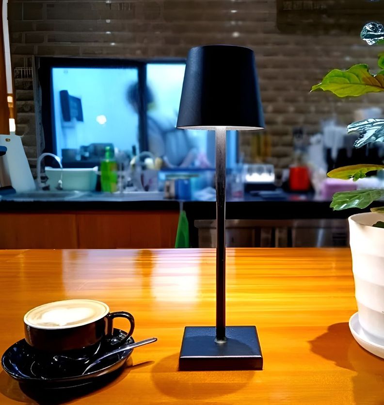 Lámpara Mesa Táctil Led Inalámbrica Usb Luz Noche Jhn-3