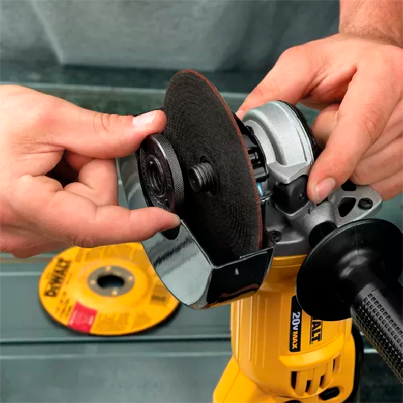 Kit Promo Esmeril Dewalt DCG412B + Huincha + Escuadra y Disco-6