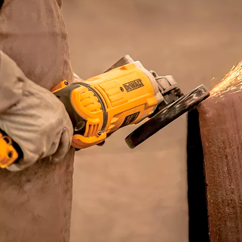 Esmeril Angular 7" 2700W Dewalt DWE4577-B2C-4
