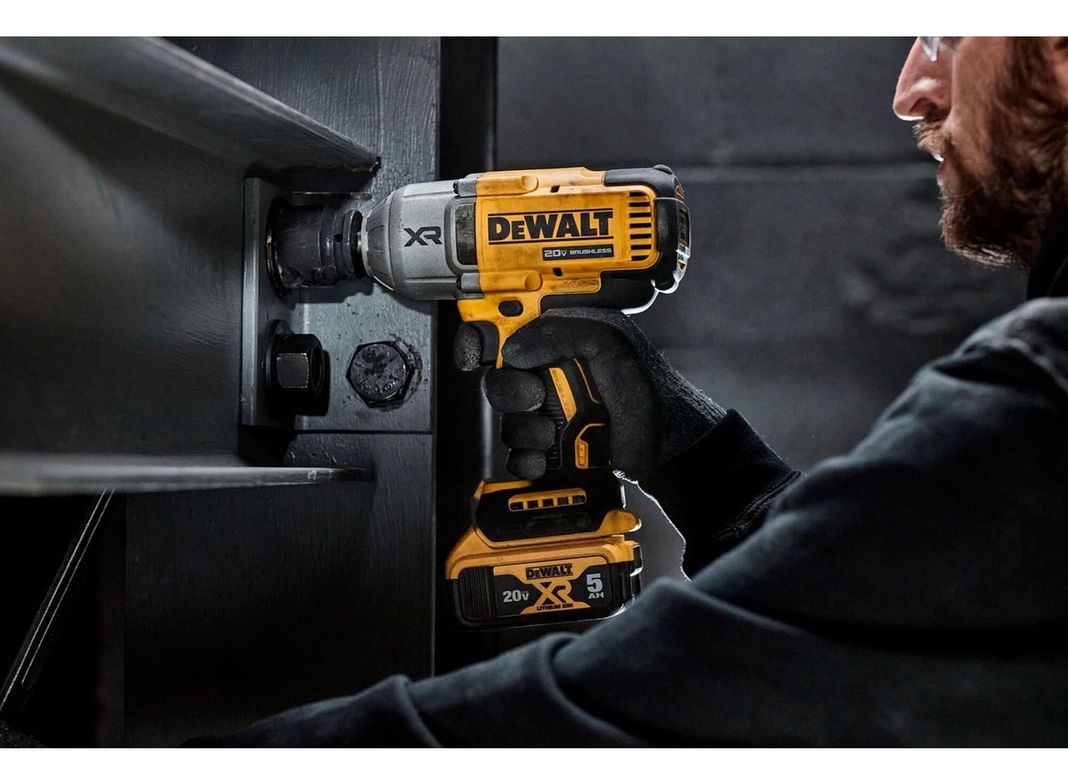 Kit Llave De Impacto 1/2 20v Brushless Dewalt Dcf900p2-b2-2