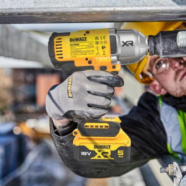 Kit Llave De Impacto 1/2 20v Brushless Dewalt Dcf900p2-b2-5