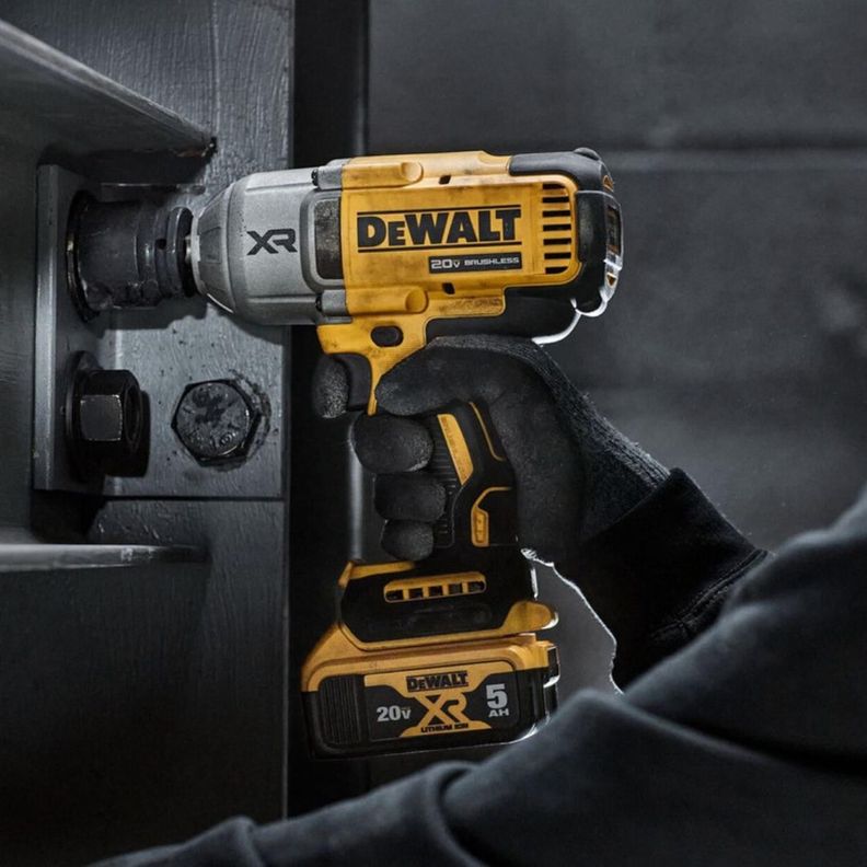 Kit Llave De Impacto 1/2 20v Brushless Dewalt Dcf900p2-b2-7