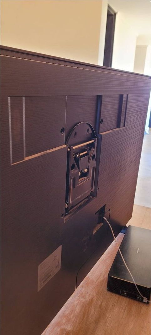 SOPORTE  TV UNICAMENTE PARA SAMSUNG VESA 10.8CM X 11 CM  49" a 65"  BRASFORMA-1