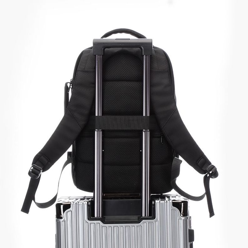 Mochila Multifuncional Laptop impermeable con puerto USB 39 Litros-4