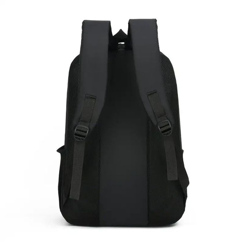 Mochila Multifuncional Laptop impermeable con puerto USB 35 Litros-5