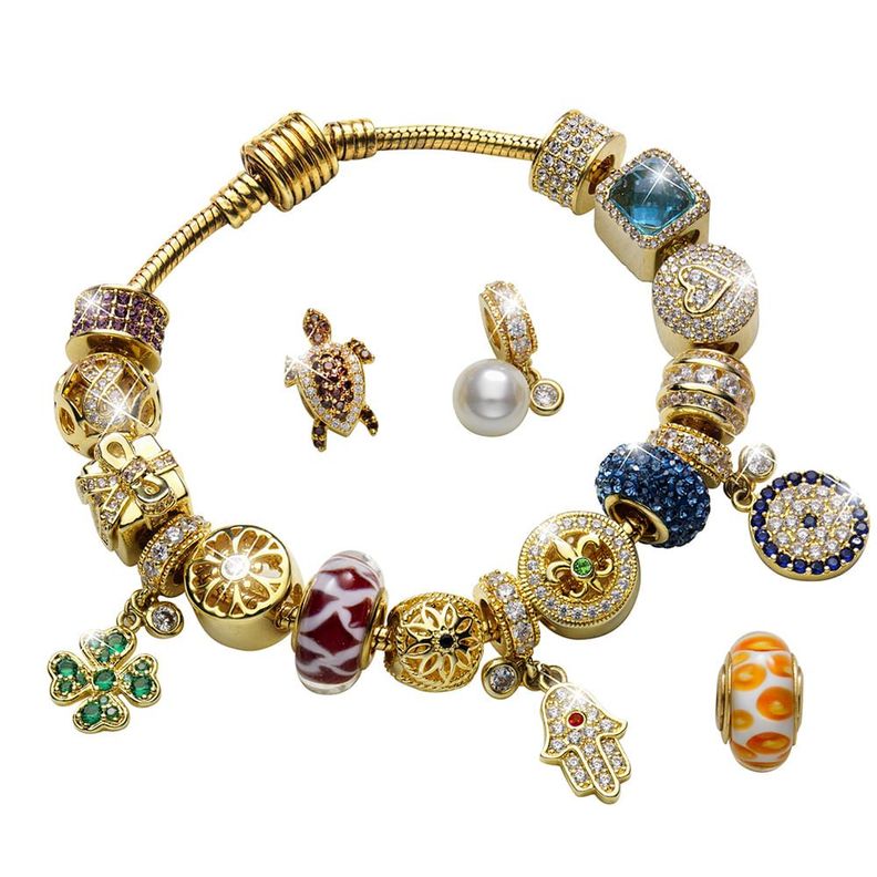 Pulsera con 18 accesorios de oro-0