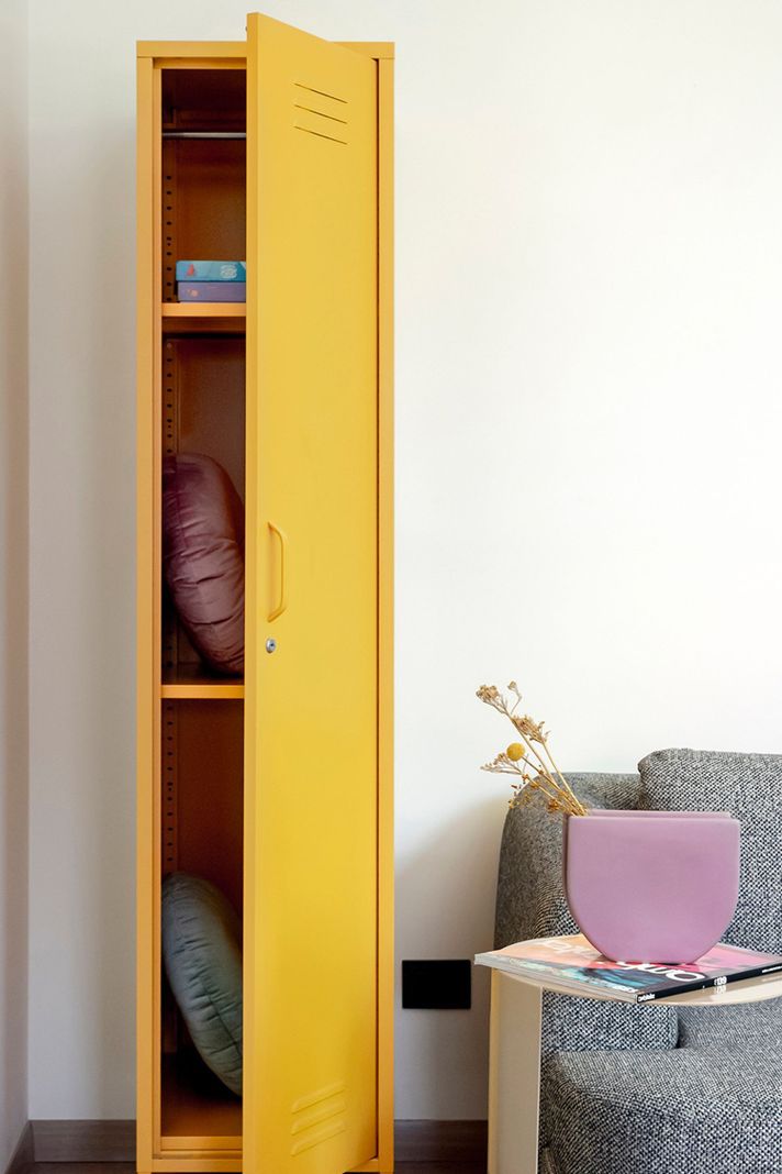 Locker Casa Amarillo Repisas Regulables y Barra