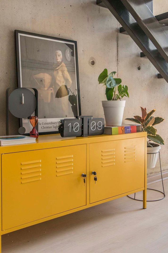 Gabinete metálico 2 puertas Amarillo Móbitat-1