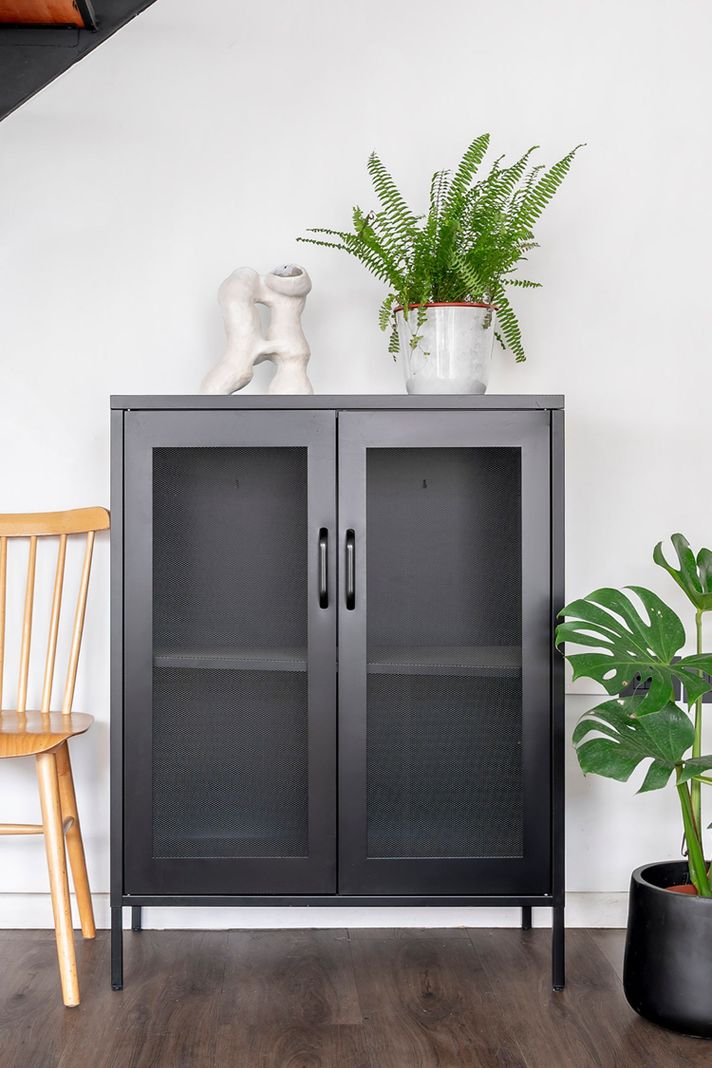 Gabinete Metalico Puertas de Malla Negro