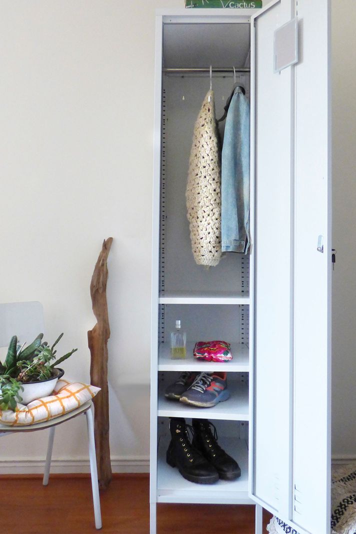 Locker Casa Blanco Repisas y Barra regulables -1