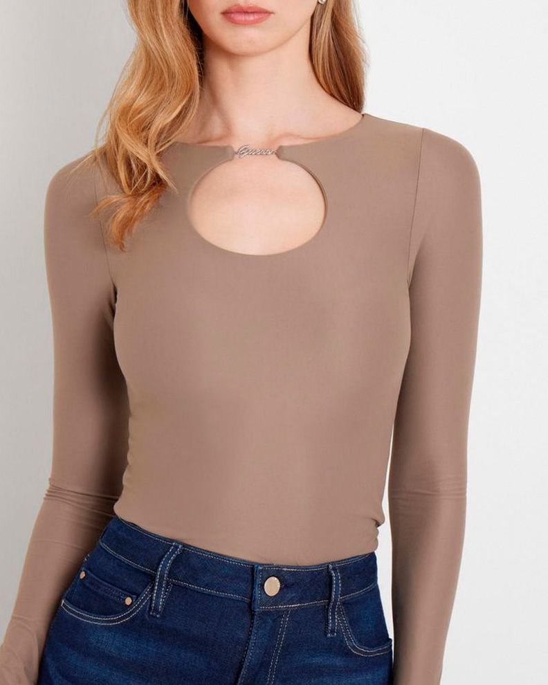 Polera Guess Mujer Ls Amira Logo Placket Top Café-2