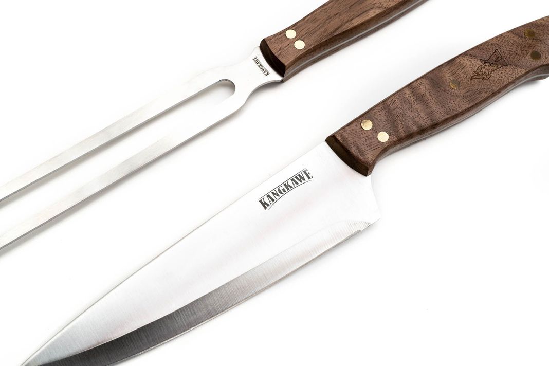 SET PARRILLERO: PINCHO + CUCHILLO CON FUNDA DE CUERO CAFÉ-2