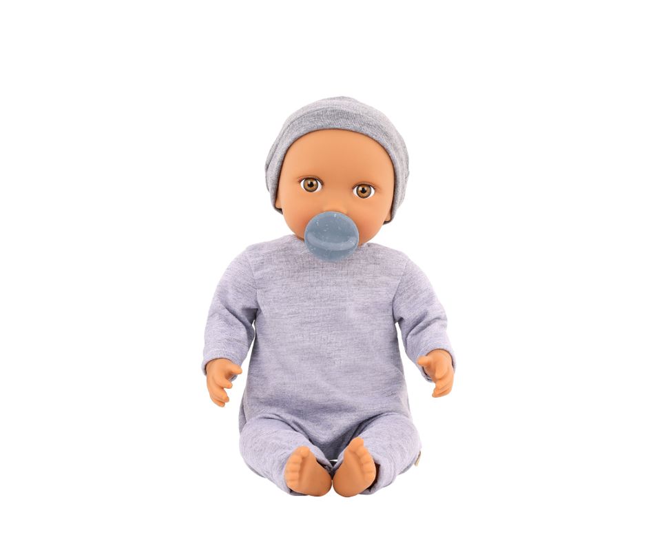 Muñeca con buzo y gorro-0