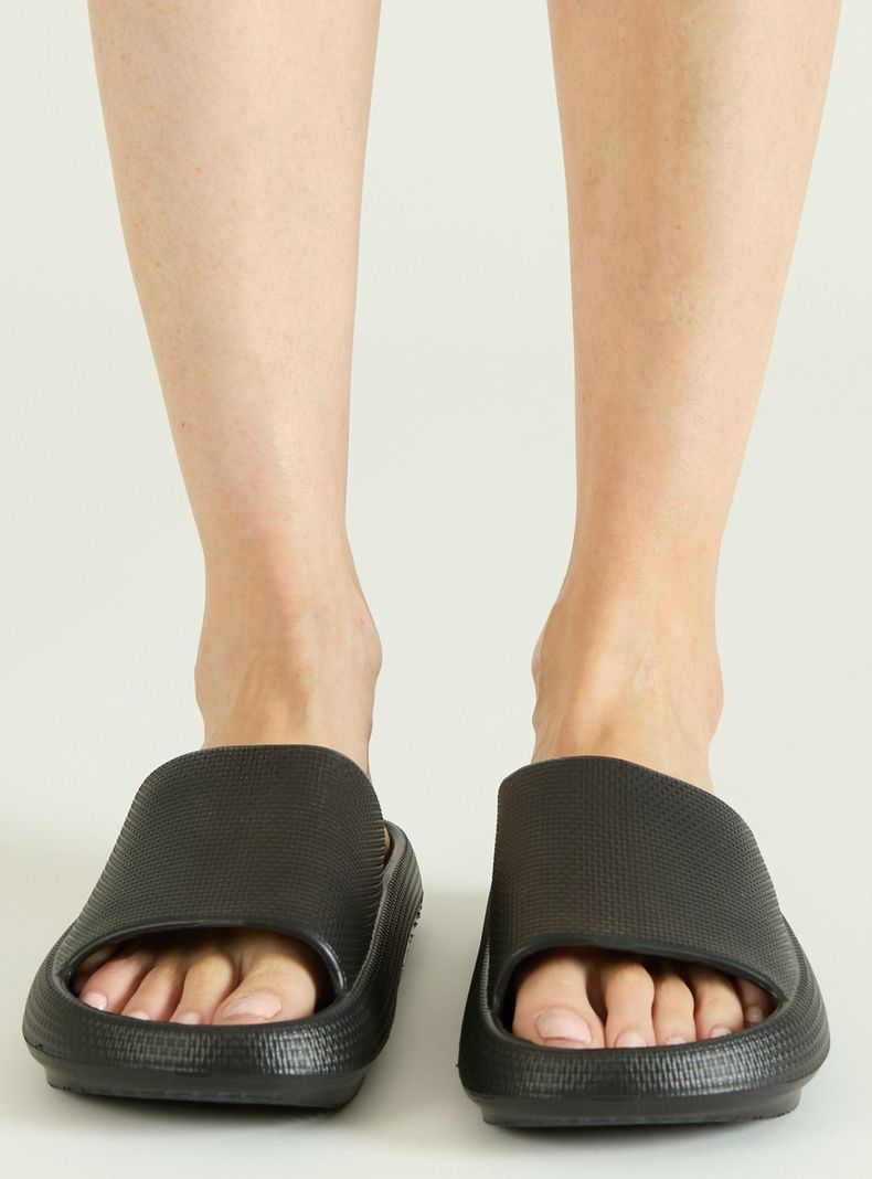 Zapatilla Nube Negro-0