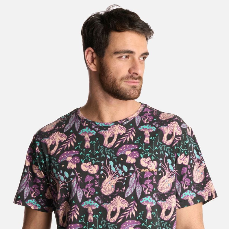 Polera Hombre Mundo Fungi Print Negro Haka Honu-3