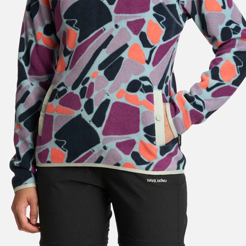 Polerón Mujer Tokerau Print Azul Noche Haka Honu I25-4