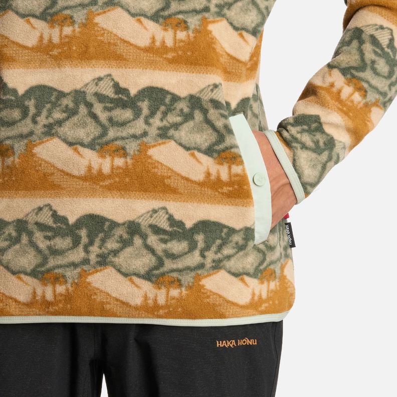 Polerón Hombre Tokerau Print Mostaza Haka Honu I25-4
