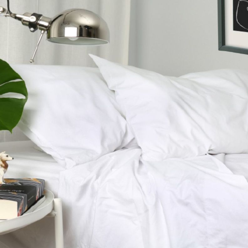 Set Sábanas King Polycotton 200 Hilos Essentials Liso Blanco-4