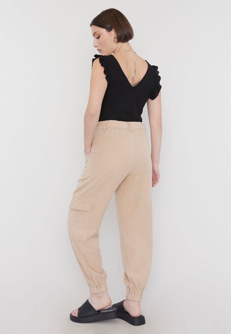 Pantalón Mujer Jogger Cargo Beige Corona-2