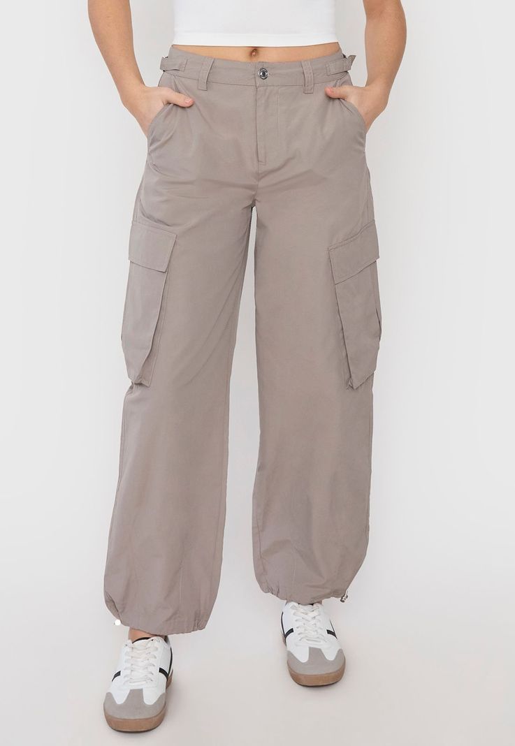 Pantalón Mujer Parachute Cargo Ajustable Gris Corona-1
