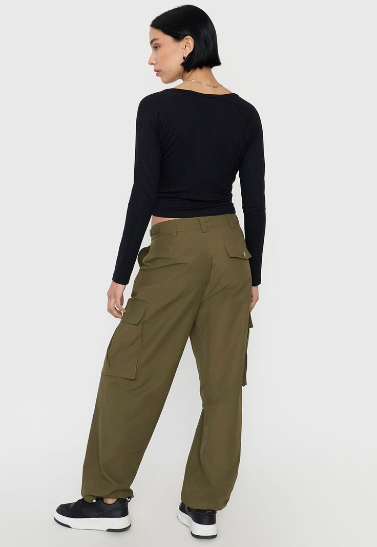 Pantalón Mujer Parachute Cargo Ajustable Verde Corona-2