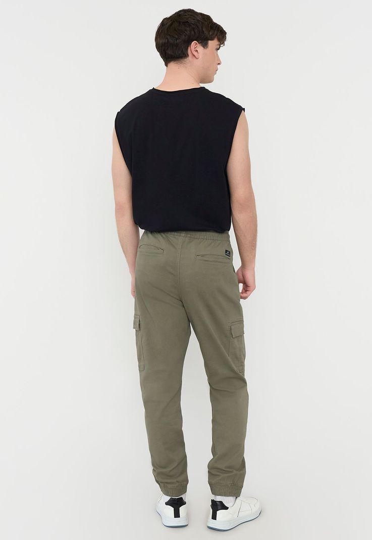 Jogger Hombre Cargo Verde Corona-2