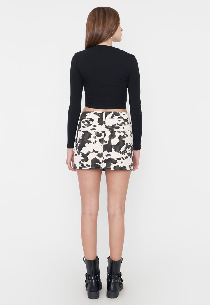 Falda Mujer Mini Gabardina Print Cow Blanco Corona-2