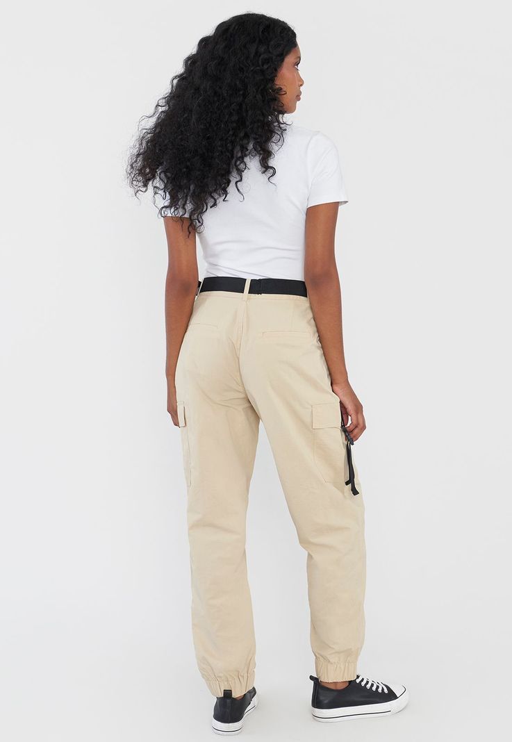 Pantalón Mujer Beige Jogger Cargo Cinturón Corona-2