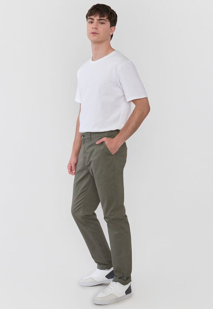 Pantalón Hombre Chino Color Verde Musgo Corona-3