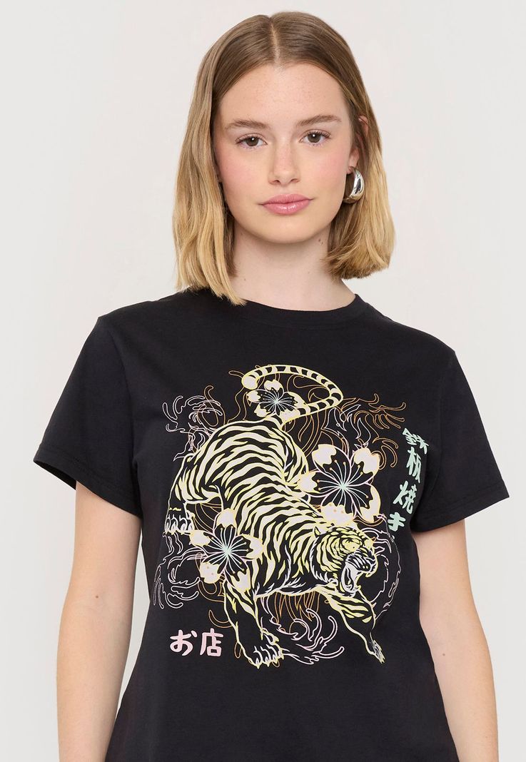 Polera Mujer Fun Oversize Negro Tigre Corona-2