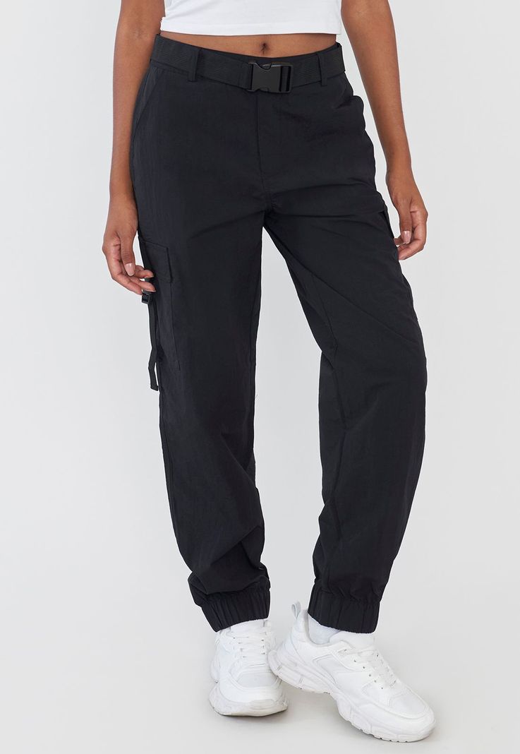 Pantalón Negro Mujer Jogger Cargo Cinturón Corona-1