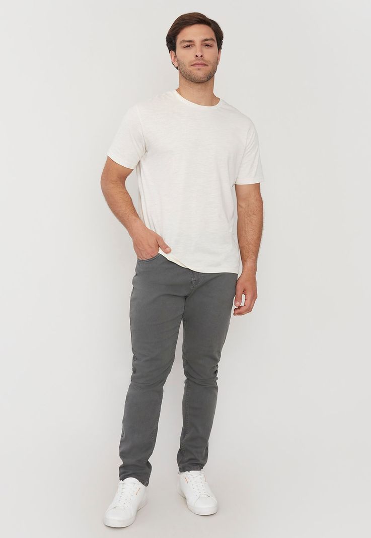 Pantalón Hombre Slim Fit 5 Pocket Gris Liso Corona-0