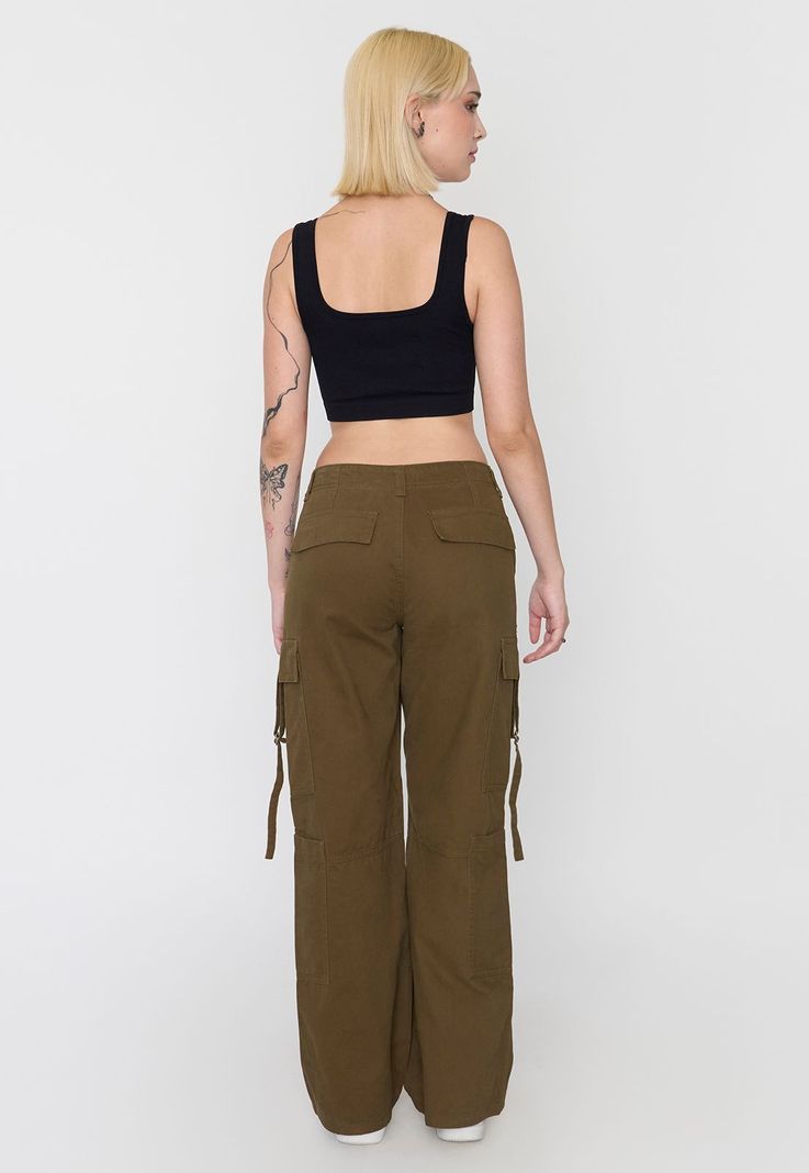 Pantalón Mujer Doble Cargo Color Verde Corona-2