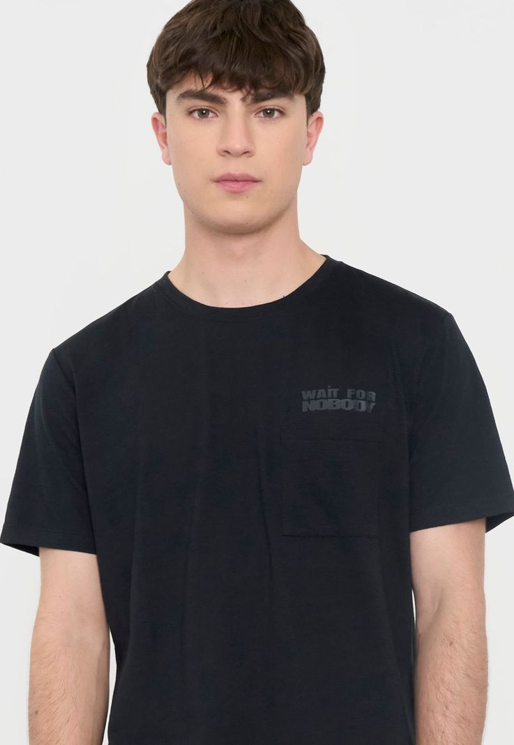 Polera Hombre Fun Bolsillo Negro Corona-2