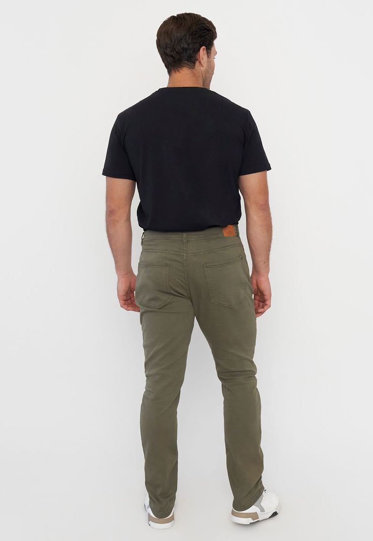 Pantalón Hombre Slim Fit Liso 5 Pocket Militar Corona-2