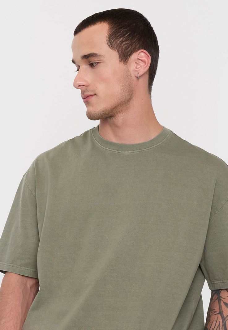 Polera Hombre Oversize Verde Liso Corona-2