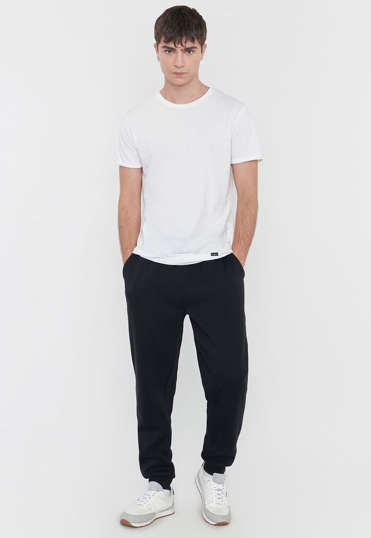 Buzo Hombre Jogger Liso Color Negro Corona-0
